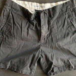 Old Navy Men’s Shorts - 32 waist, 6 inch inseam